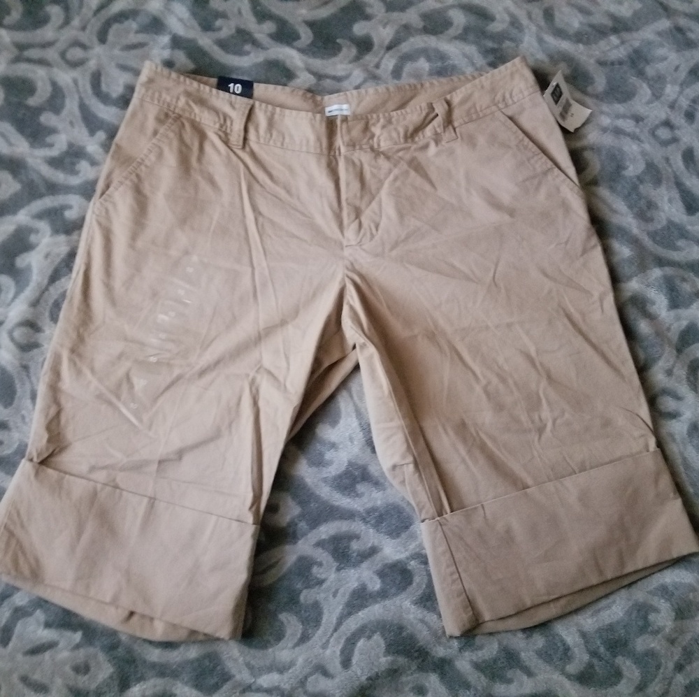 GAP Bermuda shorts size 10 NWT